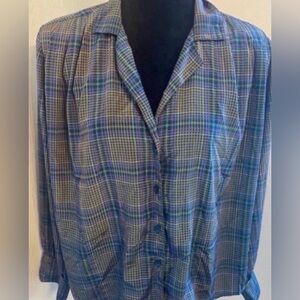 Women’s Plaid Button-Up Shirt (Size M)